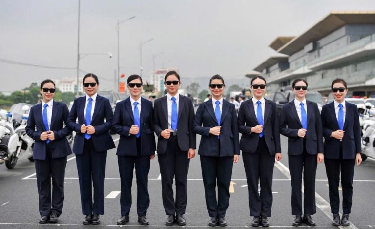 cac-nu-si-quan-canh-ve-1