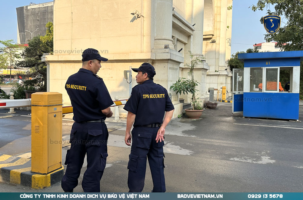Vị trí bảo vệ cổng ra - vào khu chung cư vi-tri-bao-ve-loi-ra-vao