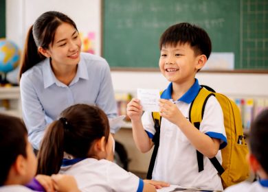 Thấy gì từ câu nói “lớn lên muốn làm bảo vệ” của cậu bé tiểu học đang gây bão mạng